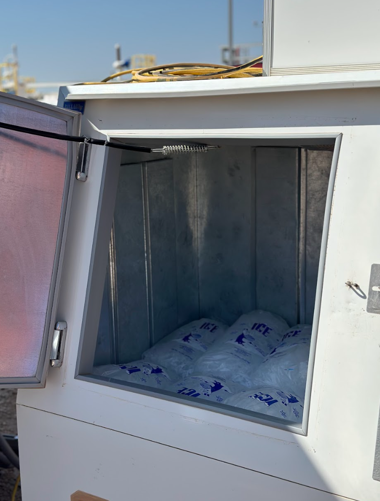 Club Ice bagged ice display
